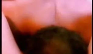 नीना में सामने के कैमरा छूत भगशेफ में एक इंडियन sax बालों वाली योनि