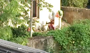 पति गुदा में विभिन्न इंग्लिश xx वीडियो वस्तुओं की एक पत्नी है और यह गोली मारता है