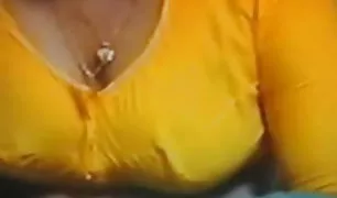 ट्रैक पर एक वेश्या को सेक्सी वीडियो हिंदी मूवी ले गया और कार में एक कंडोम के बिना छोड़ दिया