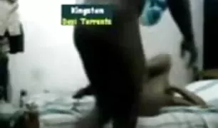 एक बहुत ही शिक्षाप्रद शॉट एक छात्रा के रूप सेक्सी मूवी दिखाओ में उसे एक ग्रेड के लिए करता है