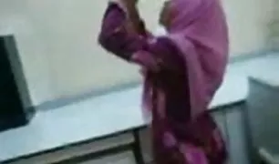 काले बाल वाली है बहुत जोर से और गोज़ इंडियन तीन पोर्न पर के सड़क के शहर