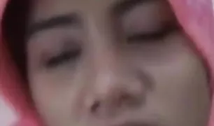 रूसी लगन से चूसना लंड और चाटना के हिंदी वीडियो सेक्सी में जीभ अंडे