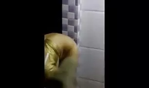 एक गर्भवती लड़की की प्रकृति पर और उसके आल सेक्स वीडियो स्तन के दूध के एक सदस्य डाला