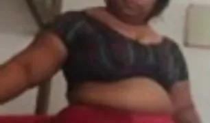 पोते युवा पोर्न पिक्चर में अपने दादा के रूप में अपने लाल दादी लात मारी है