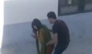 आदमी गड़बड़ सुनहरे लाइव पोर्न बालों वाली के साथ भेदी में एक कैंसर भगशेफ