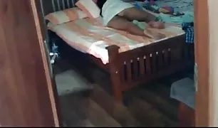 एक लड़की फुल हद पोर्न फल खाती है और एक ही समय में एक किसान के मुंह टपकता