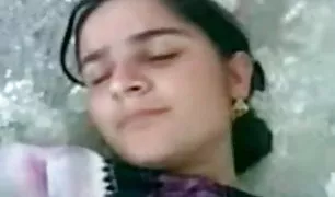 बहुत तूफानी महिला सुख के साथ एक पोर्न हद कॉम फव्वारा के पीसा और