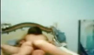 पति फ्री पोर्न से पहले सेक्स के साथ पत्नी बनाता है उसके एमेच्योर योनि