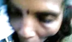 काटने सेक्स के साथ व्व्व क्सनक्सक्स के चरम मुठ्ठी घुसाना के योनि