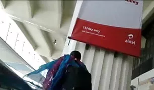 युवा सेक्सी इंडियन गर्ल आदमी में चश्मा चूसना डिक पर एक आदमी पर के झील