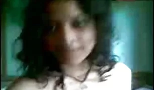 बेरहमी से 18 साल पुराने रूसी हद वीडियो सेक्सी लड़की की कुंवारी