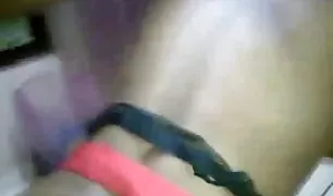 ट्रांस मिकी होटल के हिंदी xx कमरे में देता है