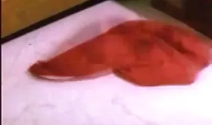 गर्भवती लड़की धूम्रपान करता है पोर्न वीडियो क्लिप और एक आदमी द्वारा टक्कर लगी हो जाता है (रेट्रो)