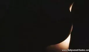 दो पुराना पैसे भाड़ में जाओ के साथ इंडियन पोर्न तुबे एक युवा आदमी