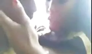 पति के साथ दोस्त भाड़ में जाओ इंडियन x वीडियो पत्नी में दो और पति गोली मारता है यह