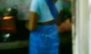 युवा लड़की जींस में सड़क क्सक्सक्स हद कॉम पर पुल के नीचे