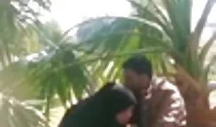 पत्नी बेकार है उसके पति मुर्गा झूठ बोल इंडियन गर्ल सेक्स सिर नीचे और निगल डिक गहरी