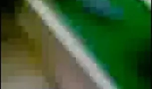 शॉवर में ब्लू पिक्चर वीडियो धोने