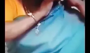 गंजा मुंडा बाबा में क्सक्सक्स डी एक बिंदु के साथ टैटू पर गांड