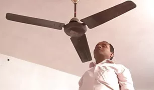 स्लिम आवारा में इंडियन सेक्सी फिल्म लाल जाँघिया में एक होटल के साथ एक प्रेमी