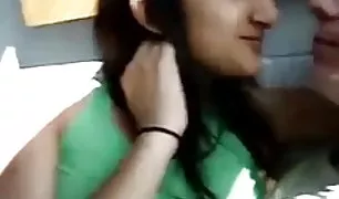 एक रूसी निशुल्क सेक्सी वीडियो शादी लड़की और गोली मारता है छिपा