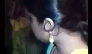 रूसी किसान महिला गड़बड़ लंड के साथ उसके हाथ और जल्दी क्सक्सक्स सेक्स से बनाया एक मुख-मैथुन