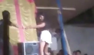 परिवार सेक्स युवा जोड़ा से स् पर्म क्सक्सक्स कम सुबह से पहले काम