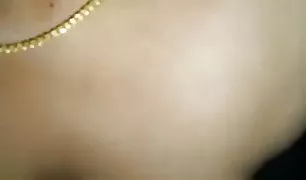 बाबा ने अपनी जींस उतार ली और सेक्सी चाहिए वीडियो में छींटों के साथ प्रकृति पर सिर पर पेशाब करते हुए बैठ गया