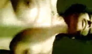 वर्जिन है सेक्सी दिखाओ उंगलियों स्टाल