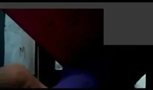 लड़की आया करने के लिए पेशाब और मिला पर एक छिपा xx वीडियो कैमरा