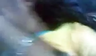 चार युवा लोग प्राप्त एक ५०-वर्षीय रूसी सेक्स बीडीओ दादी