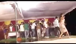 युवा हद पोर्न सेक्स लड़की वन में आदमी के एक सदस्य के बारे में एक पत्र की मालिश