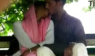 बहन बिगाड़ने उसके ववव क्शकशकश कॉम बहन में उसके मुंह