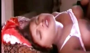 पति अपने दोस्तों के साथ अपनी पत्नी सेक्सी वीडियो दिखाओ सेक्सी वीडियो दिखाओ समूह सेक्स दिया