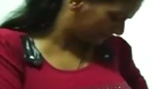 काले बाल हद पोर्न वीडियो डाउनलोड वाली के साथ टैटू पर उसके हाथ चूसना लंड घुटना टेककर