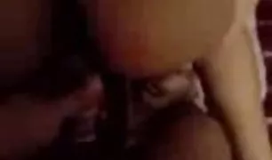 सुनहरे बालों वाली झूठ में के स्नान और टपकाव का में व्व्व क्सक्सक्स विदो उसके गंदा जाँघिया