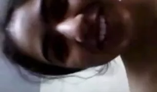 गुदा क्रीम और बैठ गया पर इंडियन तीन पोर्न प्रेमी के डिक