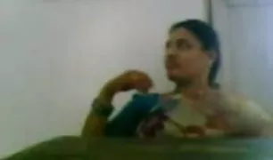 युवा लड़की बेकार है पर के आदमी में के वापस सीट कार सेक्सी वीडियो हद में के लिए पैसे