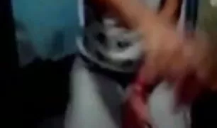 एक की बेटी अपने हिन्दी सेक्स विडियो पिता से पूछा पेंच उसे