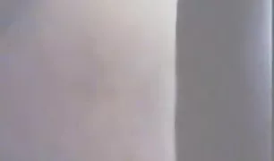 जबकि पूर्ण सेक्सी वीडियो पति काम पर है, उसकी पत्नी एक प्रेमी बनाता है