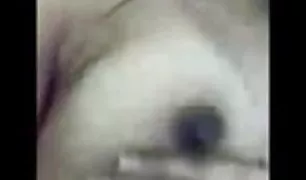 पहली व्यक्ति में देसी हिंदी सेक्सी वीडियो चश्मे में एक छोटी लड़की के साथ शौकिया सेक्स