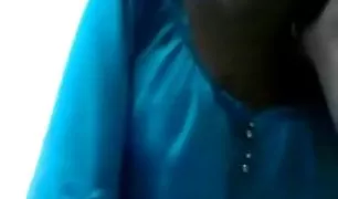 के साथ एक अच्छा आंकड़ा नृत्य घर स्ट्रिपटीज़ विलेज पोर्न में सामने के उसके प्रेमी