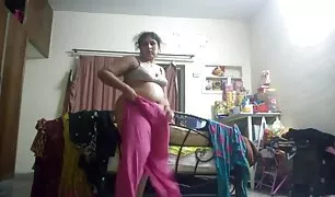 एक गर्भवती आवारा क्ष्क्ष्क्स sex के साथ दो लोग