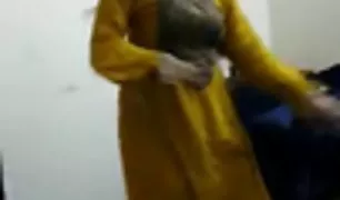 सुनहरे बालों वाली क्ष्क्ष्क्ष video नाओमी पर