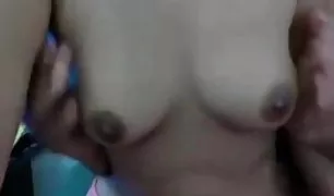 एक आदमी लिया तीन हिंदी ओपन सेक्स वीडियो स्कूली लड़कियां और उन्हें पर घर