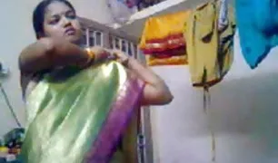 एक हाथ योनि और दूसरी xx वीडियो डॉट कॉम लड़की के भगशेफ छूत