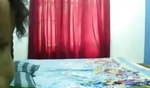 लिफ्ट में एक दोस्त के क्सक्सक्स डी लिए बनाता है और वह इसे फोन पर गोली मारता है