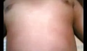 पति कुकड शेयरों अपने पत्नी के साथ एक दोस्त और क्सक्सक्स क वे कर रहे हैं पंगा लेना उसके