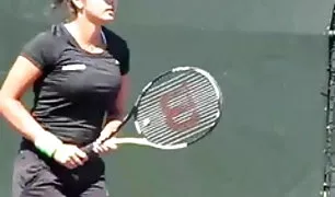 बाबा मिला गीला के पोर्न वेब दौरान हस्तमैथुन लेकिन जारी रखने के लिए झटका बंद